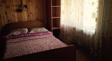 Фото номера Улучшенный трехместный номер Гостиница Alyonushka г. Ая 5