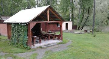 Фото номера Стандартный трехместный номер Гостиница Alyonushka г. Ая 7